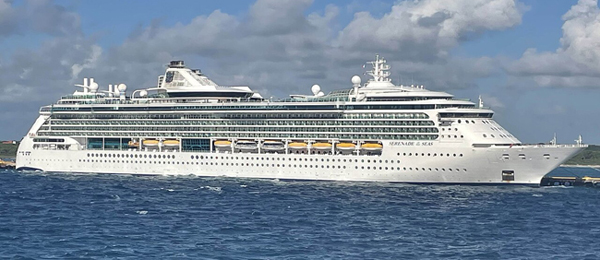 voy-2015-07-serenade-of-the-seas-rc.jpg